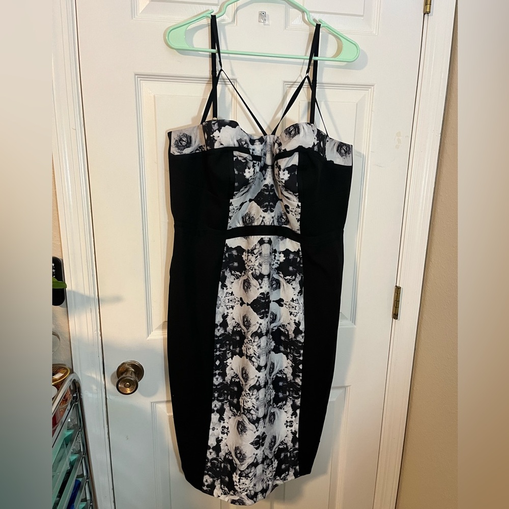 City Chic Sweetheart Neckline Dress Sz M/18